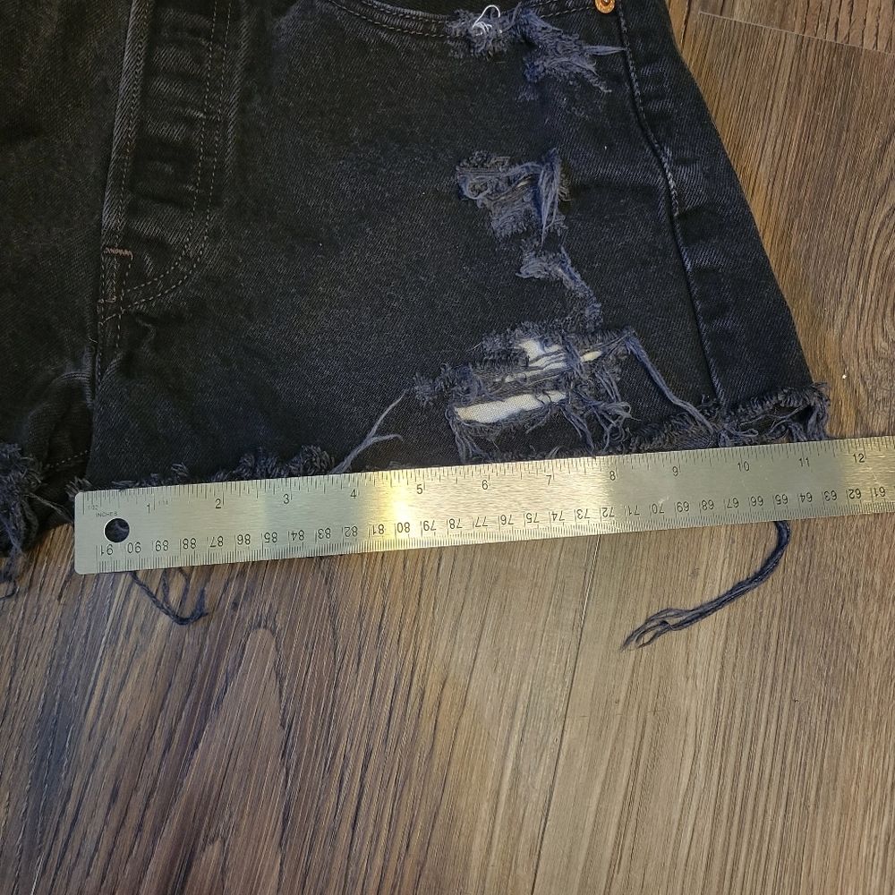 Vintage Levis 501 Button Fly Black Denim Distressed Cut Off Shorts - Picture 11 of 12